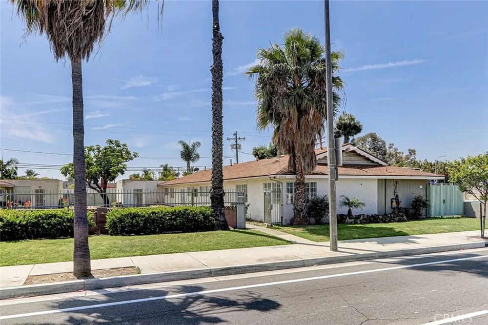 2018 E La Palma Avenue Anaheim, CA 92806