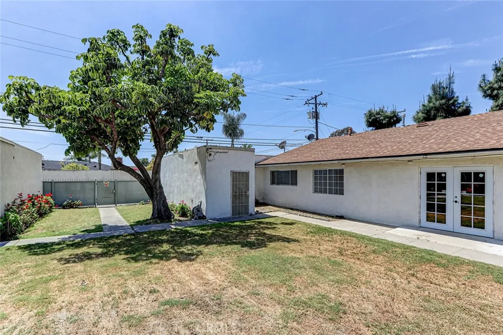 2018 E La Palma Avenue Anaheim, CA 92806