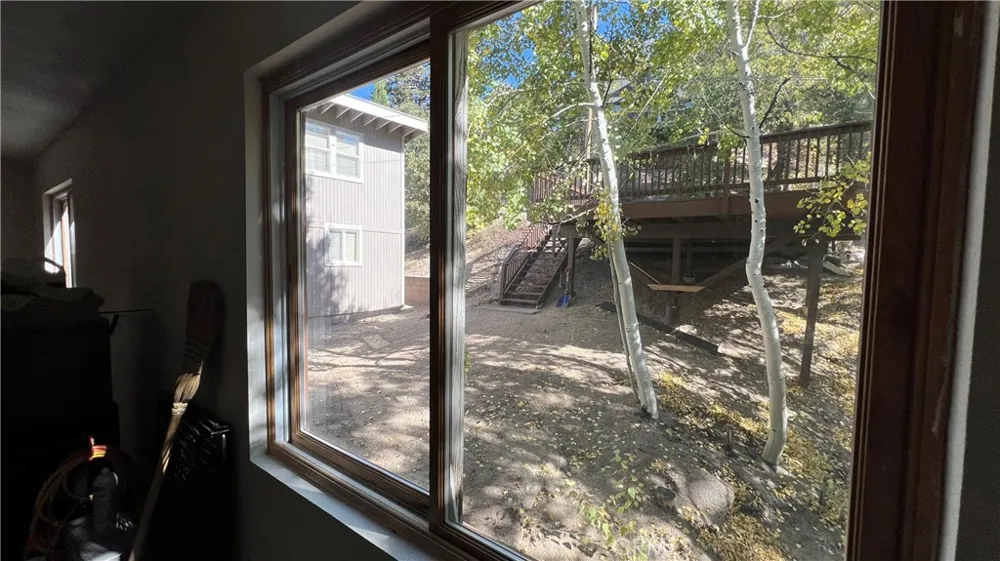 33393 Robin Drive Green Valley Lake, CA 92341