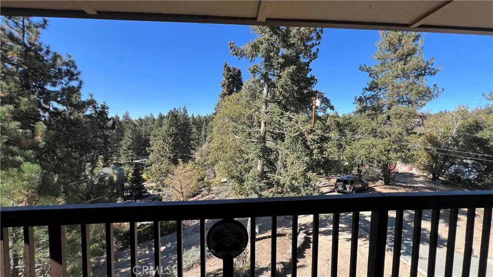 33393 Robin Drive Green Valley Lake, CA 92341