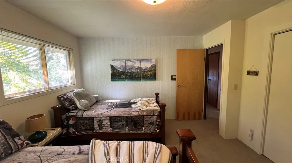 33393 Robin Drive Green Valley Lake, CA 92341