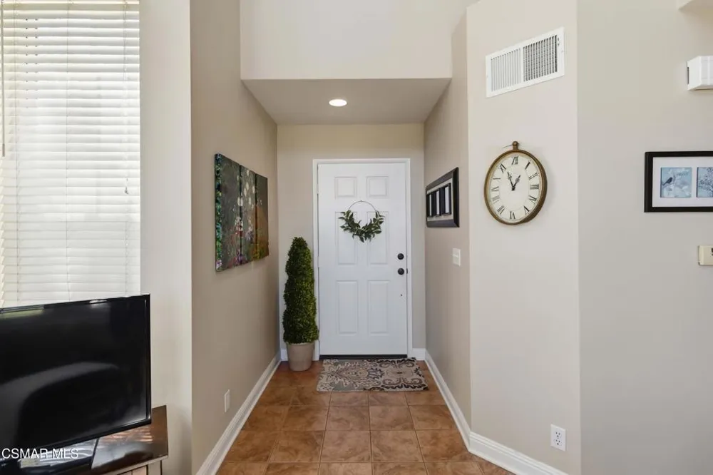 1160 Knottingham Street Simi Valley, CA 93065