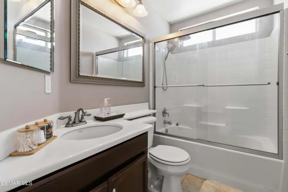 1160 Knottingham Street Simi Valley, CA 93065
