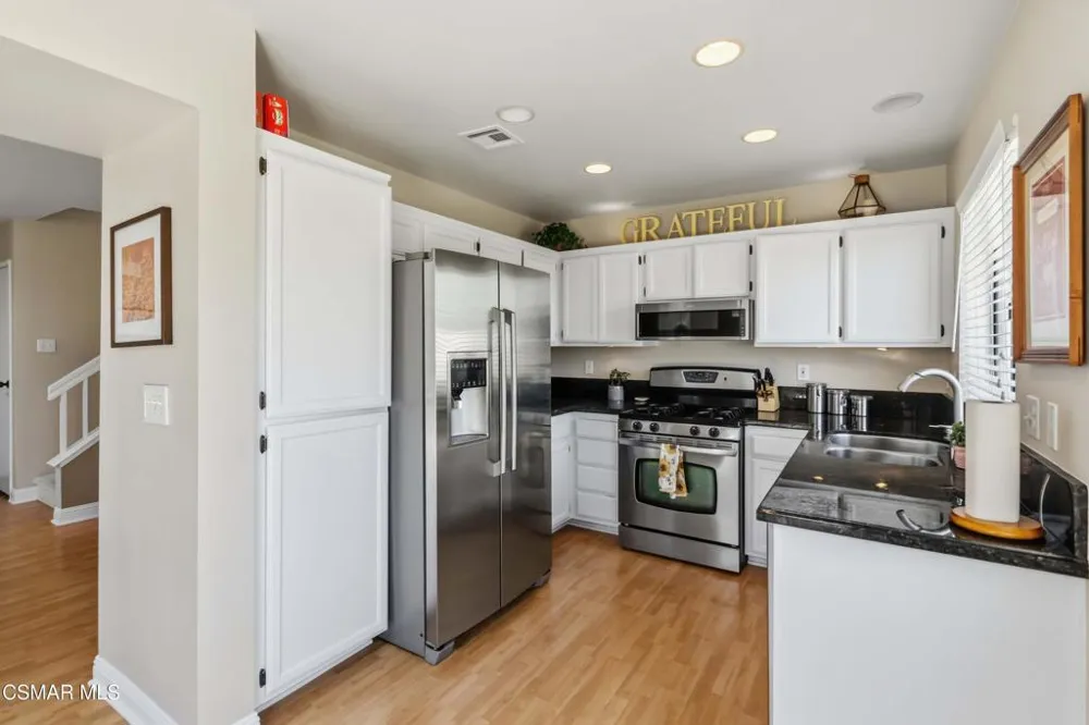 1160 Knottingham Street Simi Valley, CA 93065