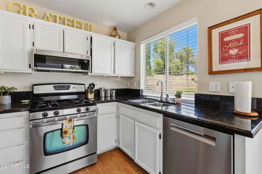 1160 Knottingham Street Simi Valley, CA 93065