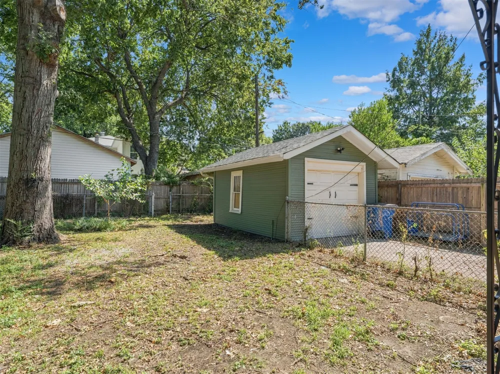 1123 S Newport Avenue Tulsa, OK 74120