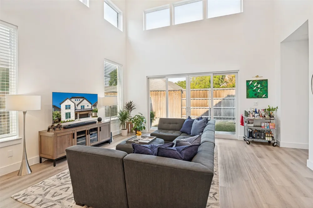 916 Banyan Tree Lane Richardson, TX 75081