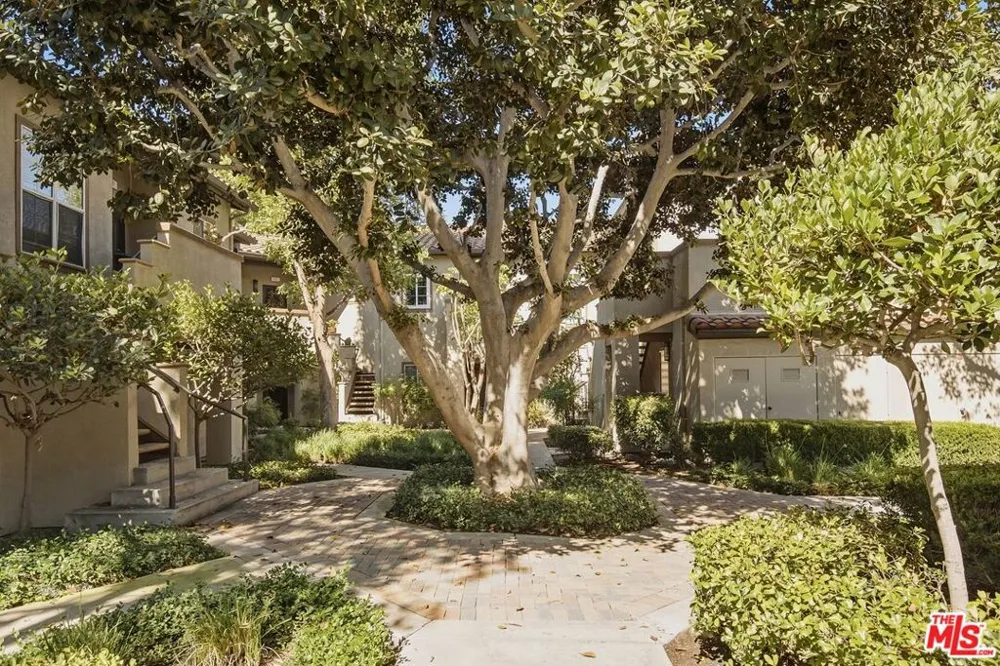 87 Via Contento Rancho Santa Margarita, CA 92688