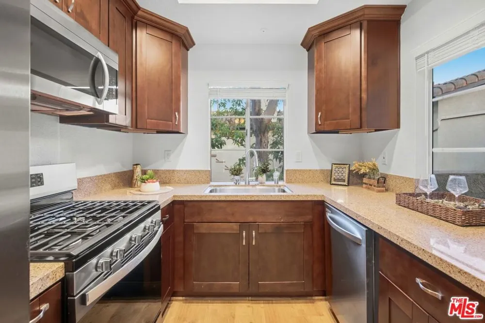 87 Via Contento Rancho Santa Margarita, CA 92688