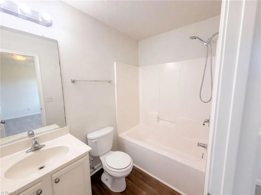 6008 White Chapel Way Greensboro, NC 27405