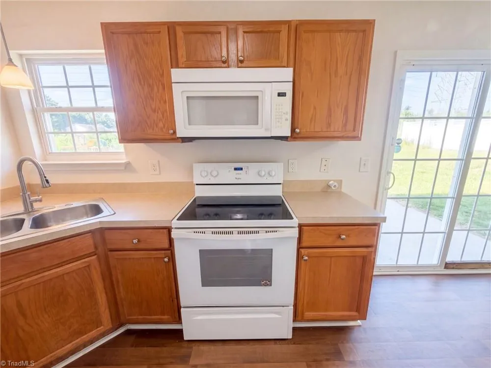 6008 White Chapel Way Greensboro, NC 27405