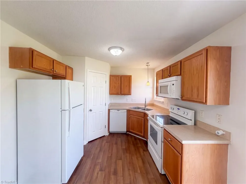 6008 White Chapel Way Greensboro, NC 27405