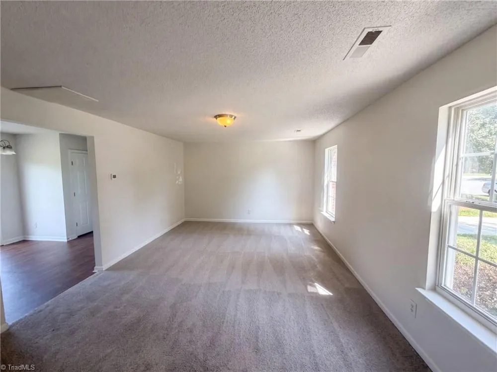 6008 White Chapel Way Greensboro, NC 27405