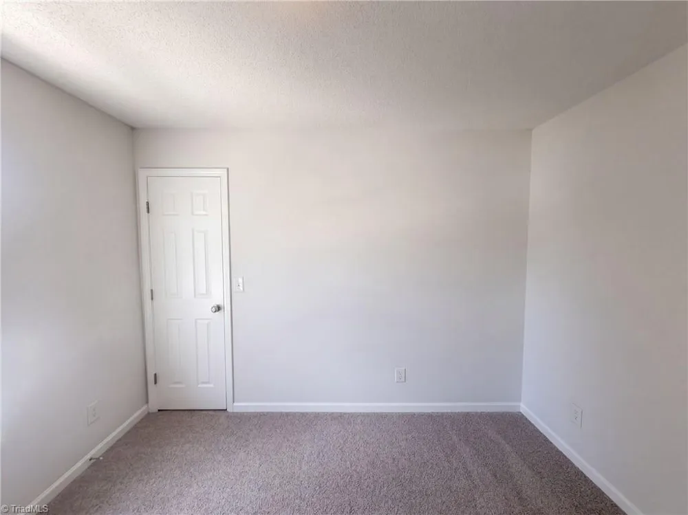 6008 White Chapel Way Greensboro, NC 27405