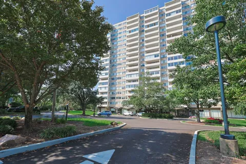 2324 Madison Road #1003