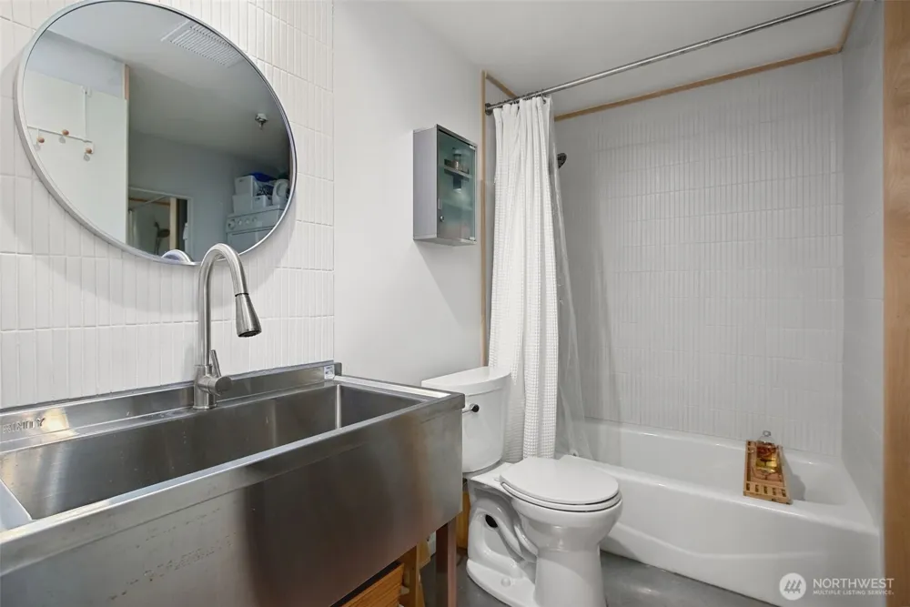 66 Bell Street #4 Seattle, WA 98121
