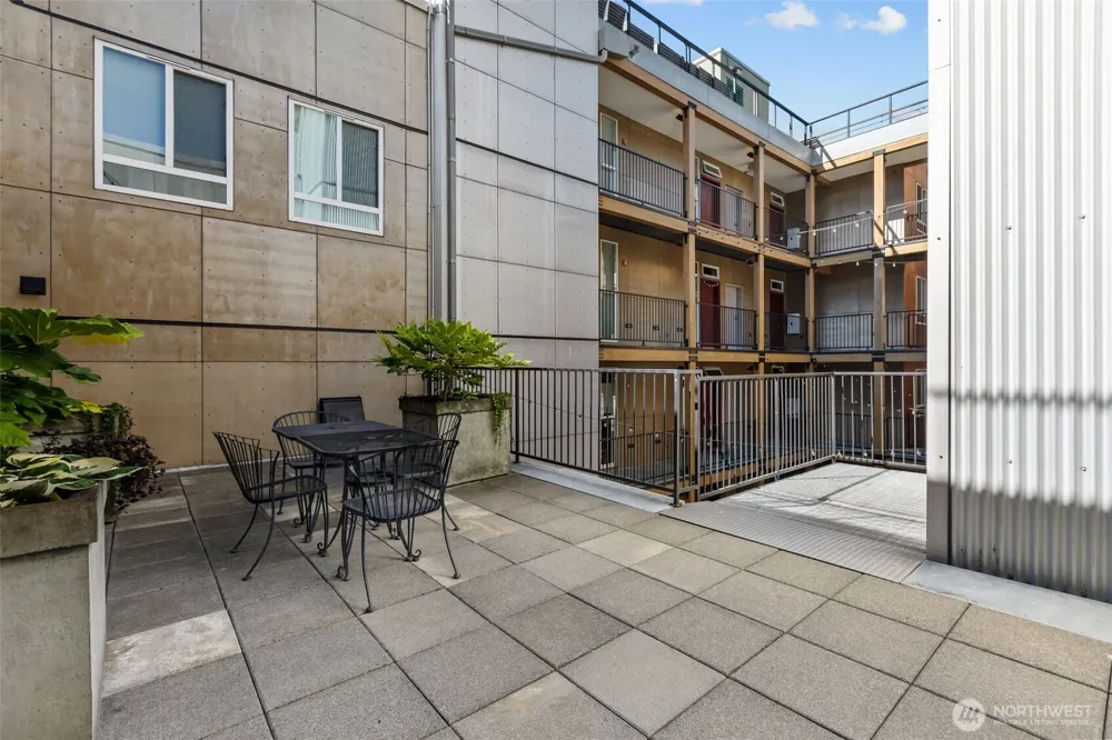 66 Bell Street #4 Seattle, WA 98121