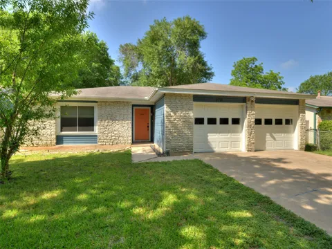 3211 Paisano Trail