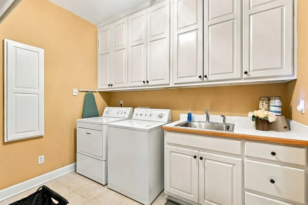 5785 Nash Commons Drive Stone Mountain, GA 30087