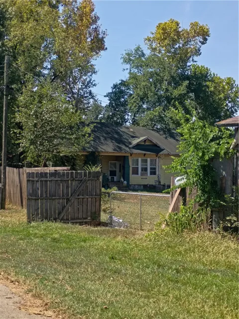 1112 Hickory Street