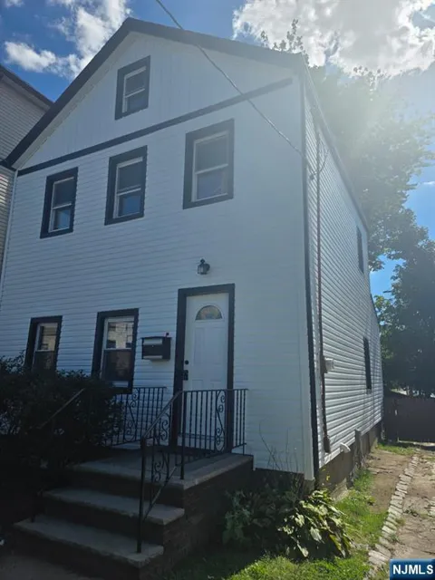 34 Willow Street