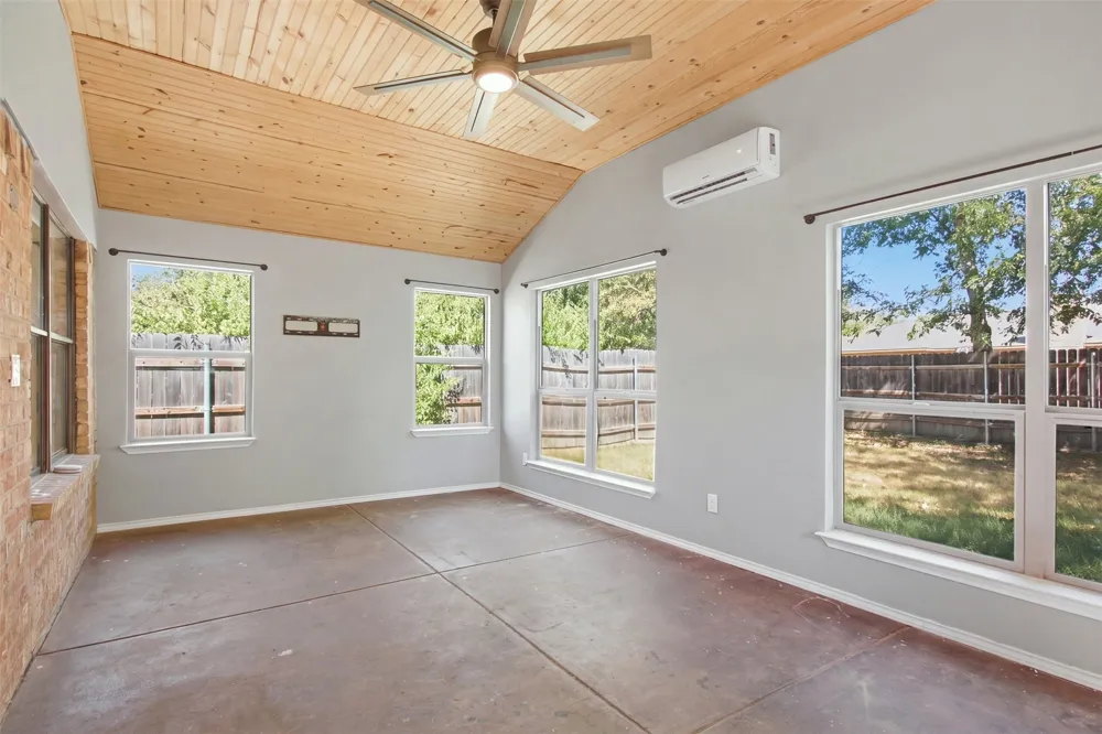 4009 Hemlock Street Fort Worth, TX 76137