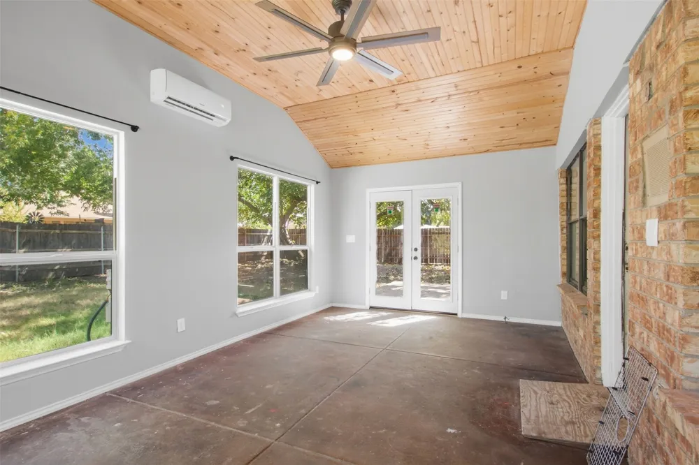 4009 Hemlock Street Fort Worth, TX 76137