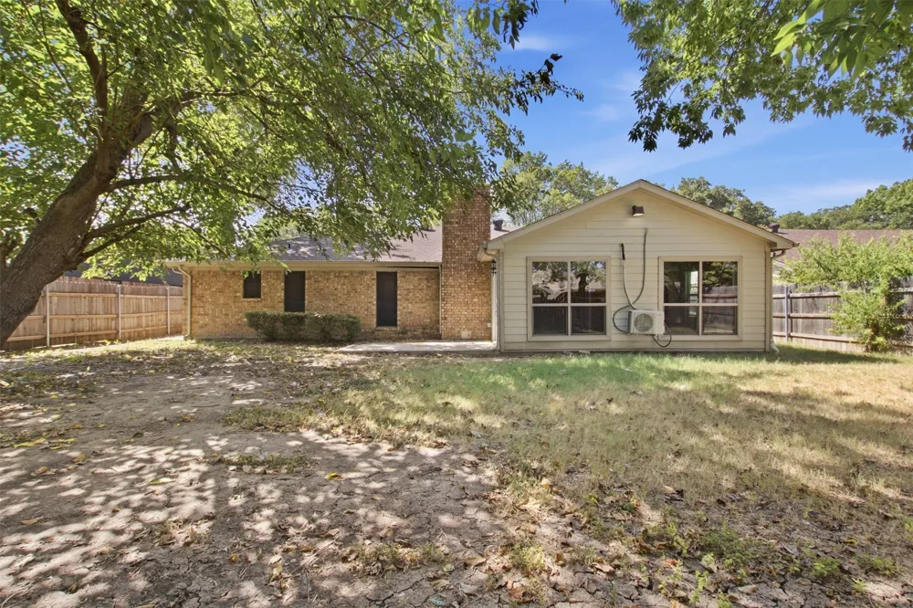 4009 Hemlock Street Fort Worth, TX 76137