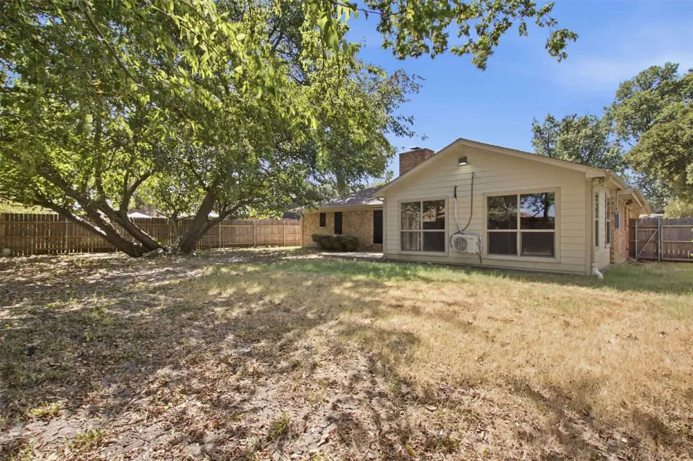 4009 Hemlock Street Fort Worth, TX 76137