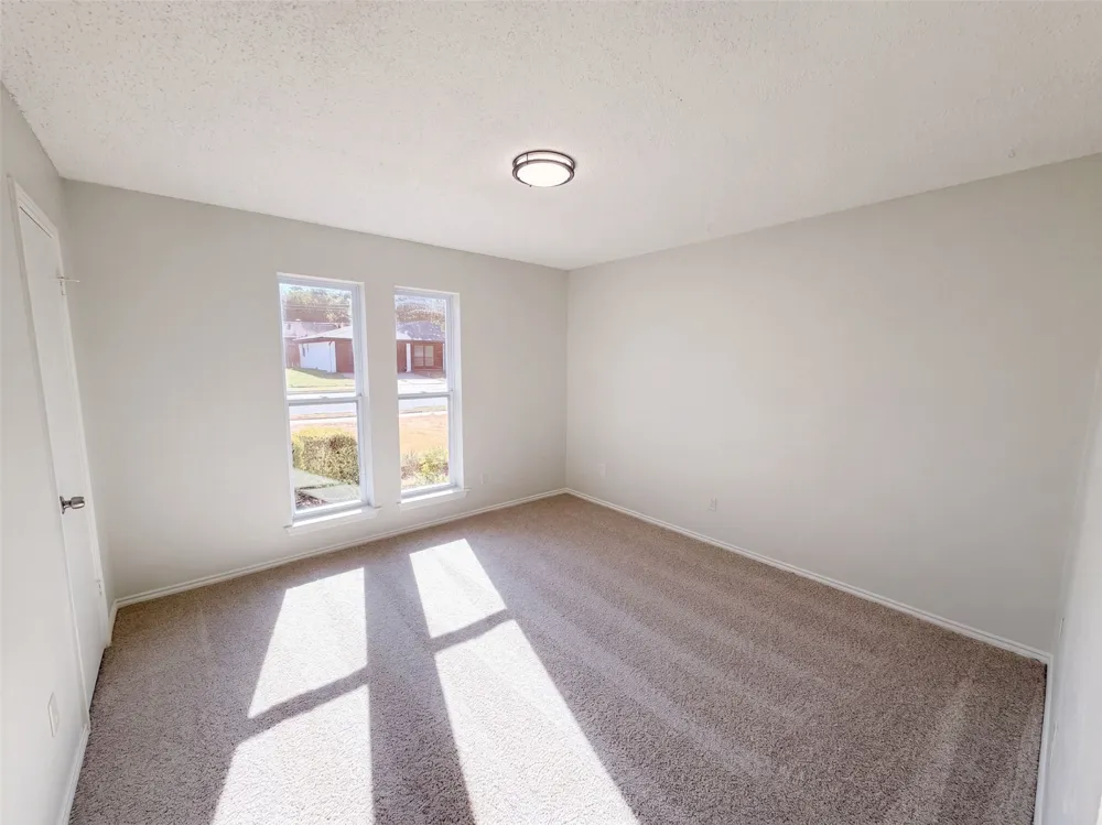 2209 Mountainview Drive Hurst, TX 76054