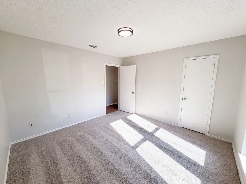 2209 Mountainview Drive Hurst, TX 76054