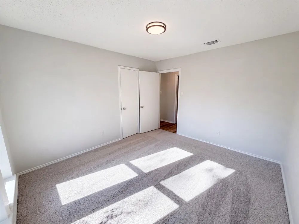2209 Mountainview Drive Hurst, TX 76054