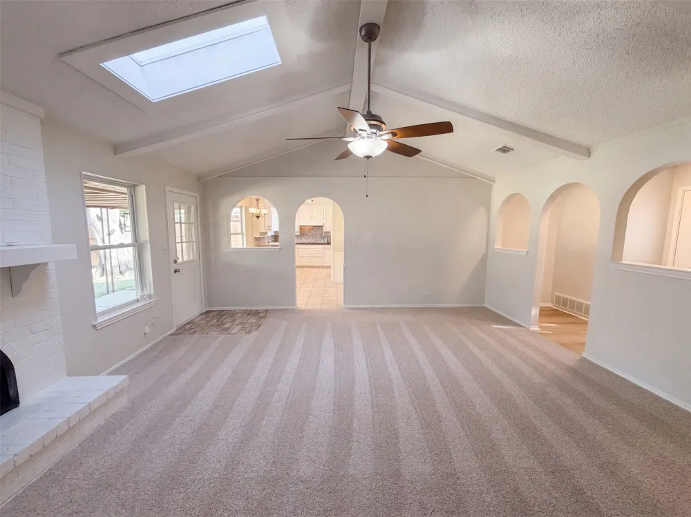 2209 Mountainview Drive Hurst, TX 76054