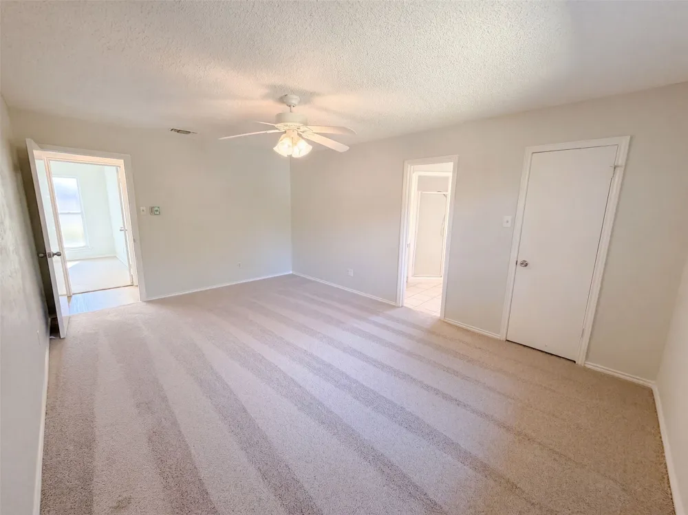 2209 Mountainview Drive Hurst, TX 76054