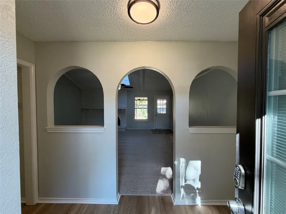 2209 Mountainview Drive Hurst, TX 76054