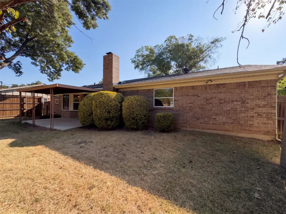 2209 Mountainview Drive Hurst, TX 76054