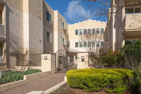 30 Lorton Avenue #302