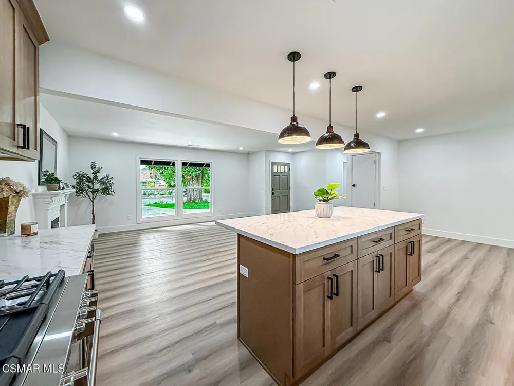 968 Tapies Court Newbury Park, CA 91320