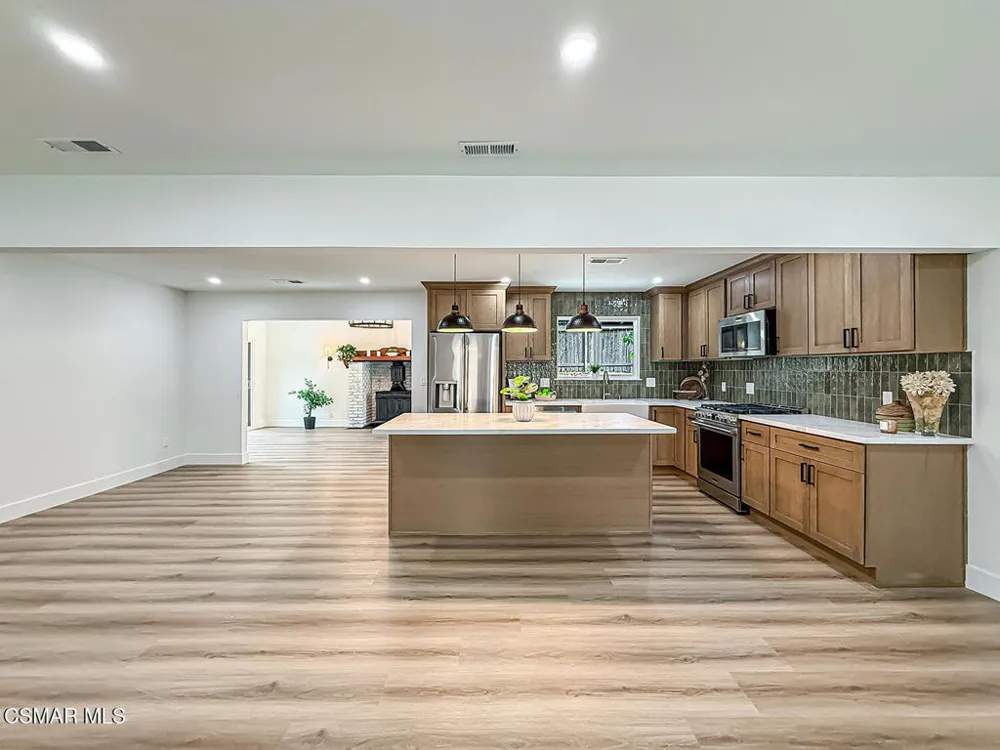 968 Tapies Court Newbury Park, CA 91320