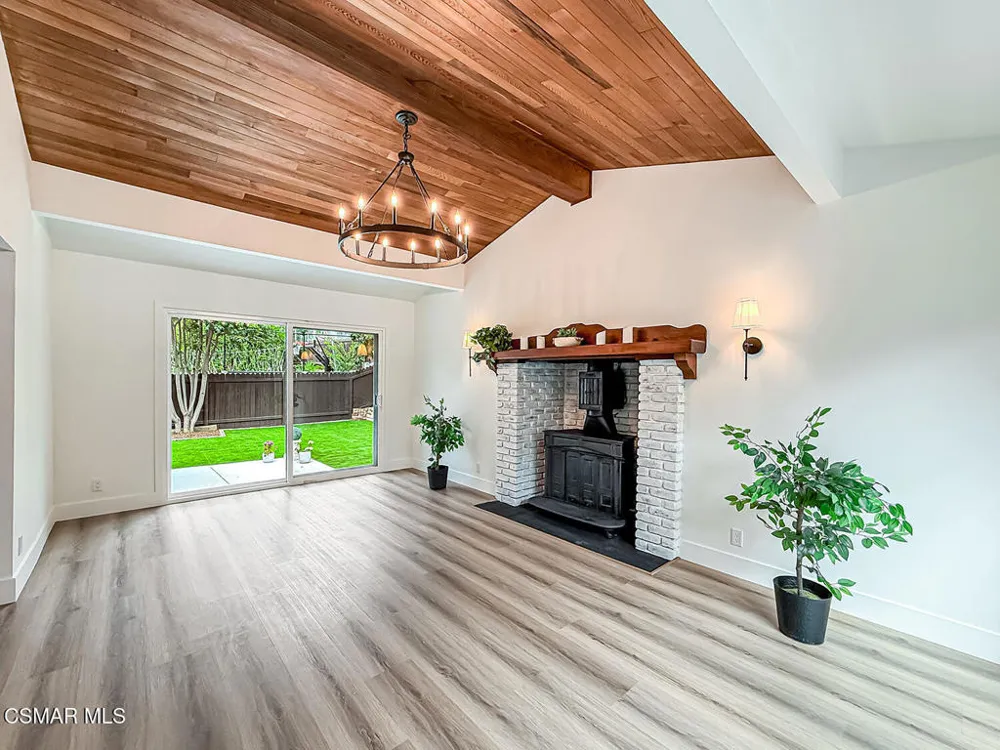 968 Tapies Court Newbury Park, CA 91320