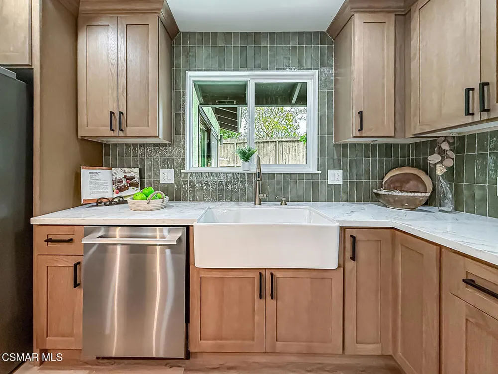 968 Tapies Court Newbury Park, CA 91320
