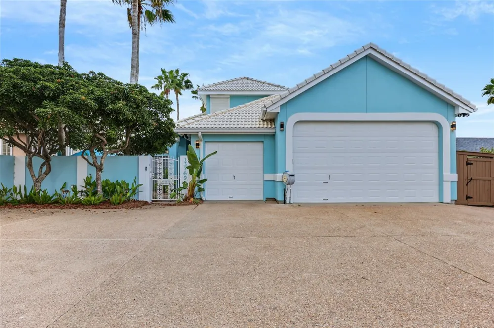 13769 Eaglesnest Bay Drive Corpus Christi, TX 78418