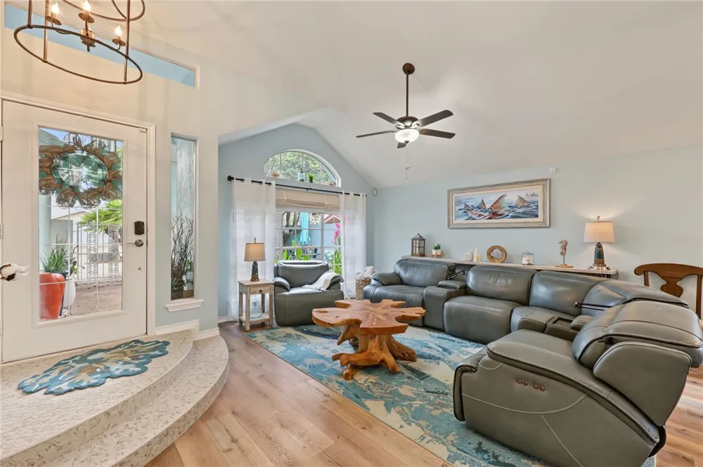 13769 Eaglesnest Bay Drive Corpus Christi, TX 78418