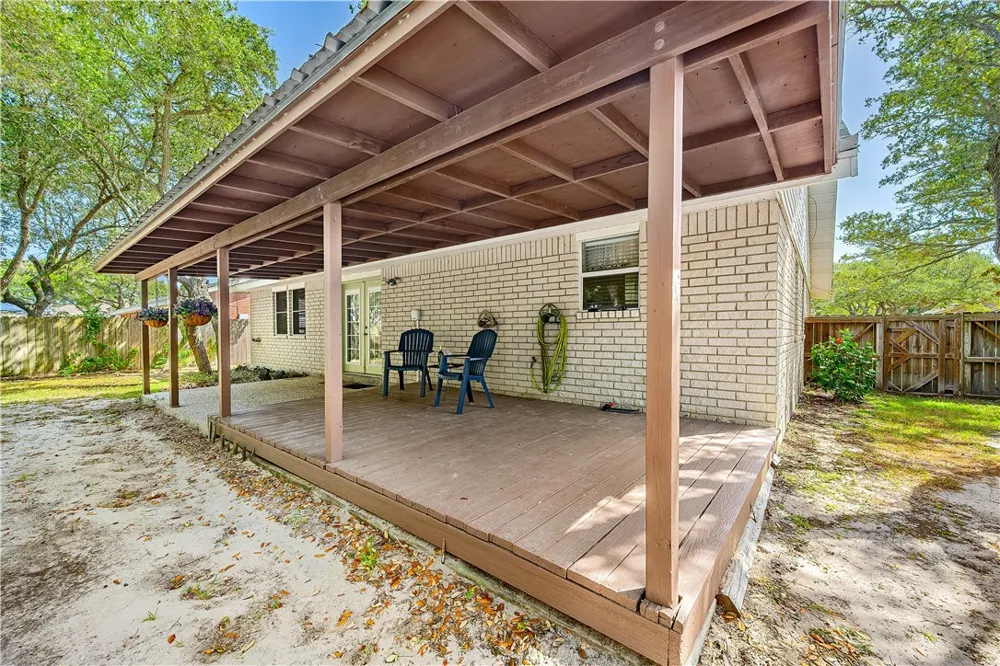 1513 Bluebird Ln Rockport, TX 78382
