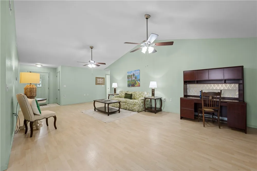1513 Bluebird Ln Rockport, TX 78382