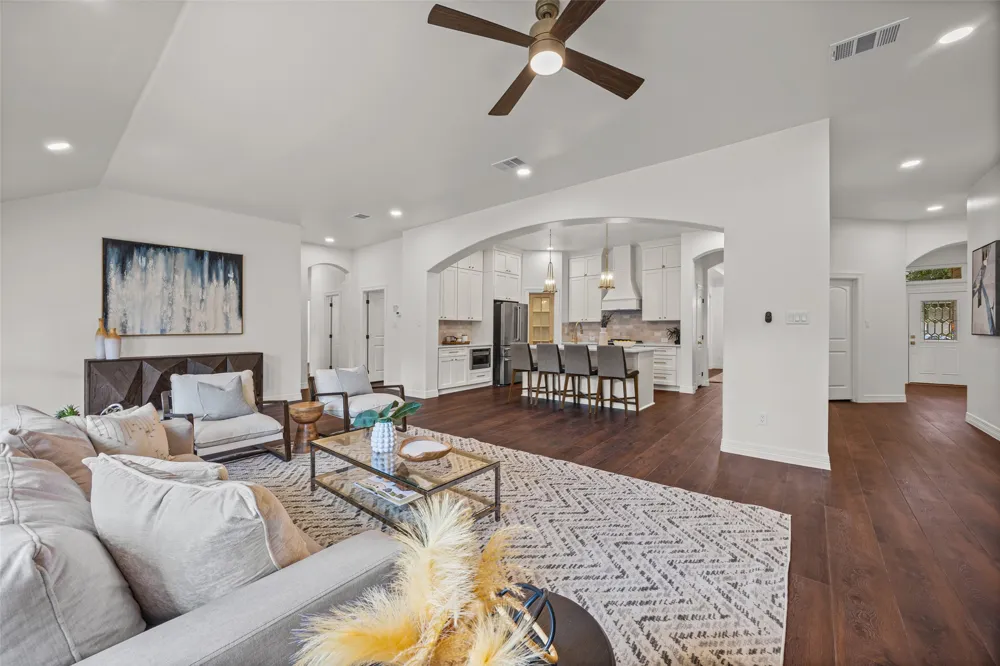2909 Cavern Mist Lane Austin, TX 78739