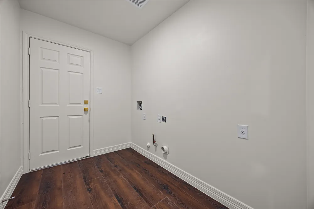 2909 Cavern Mist Lane Austin, TX 78739