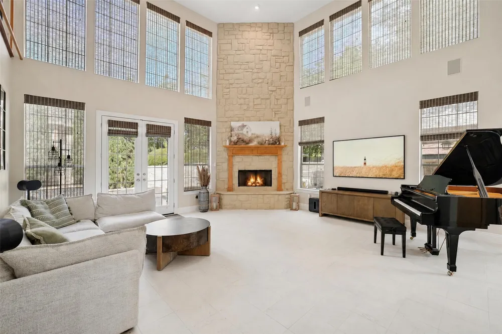 8319 Midway Road Dallas, TX 75209
