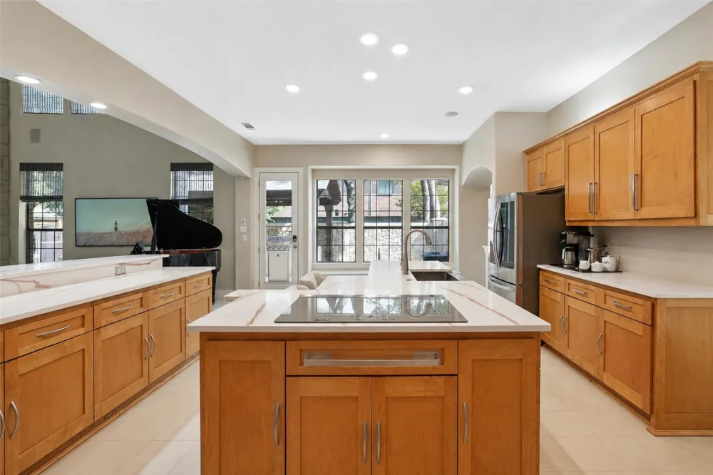 8319 Midway Road Dallas, TX 75209