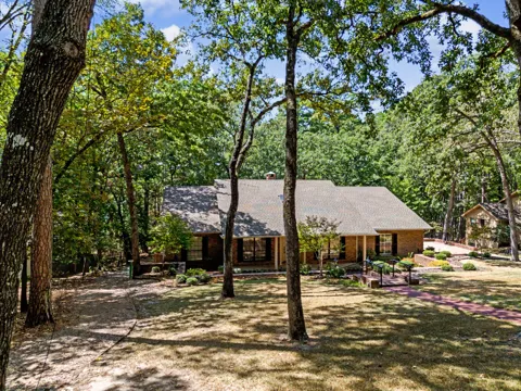 195 Brazos Bend